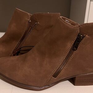 UNIONBAY Tan Ankle Booties with Side Zipper